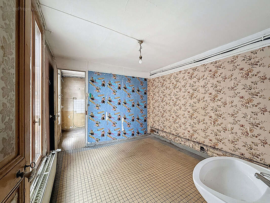 Montreuil, proche du parc montreau, grande maison sur 2 niveaux avec espaces exterieurs. ideal pour une grande famille, une acqu - photo 13