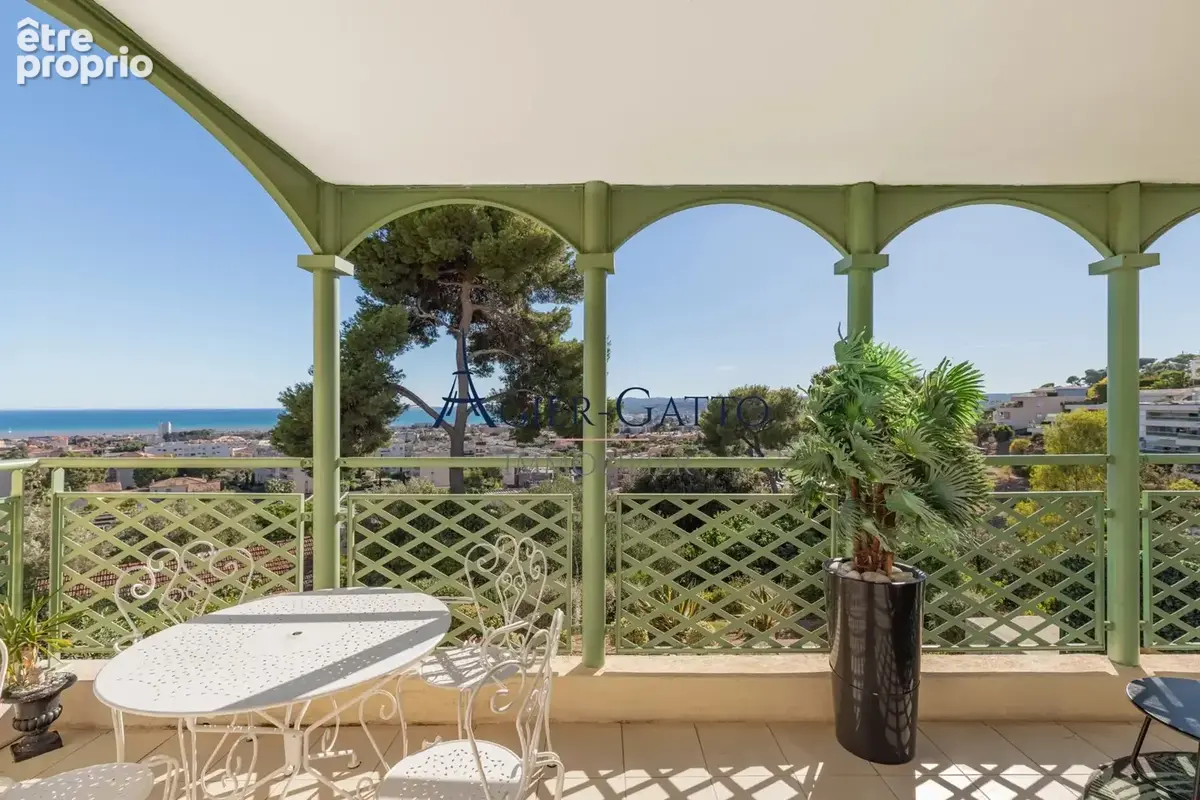 Exclusivité – Saint-Laurent-du-Var. Appartement, vue mer panoramique et piscine à débordement - photo 3