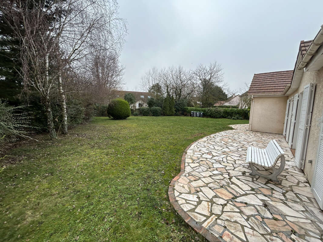 Maison à CLAYE-SOUILLY