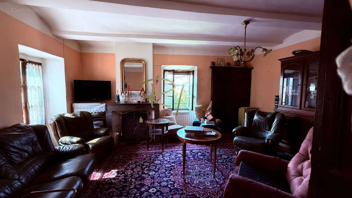 Maison à LABASTIDE-DE-VIRAC