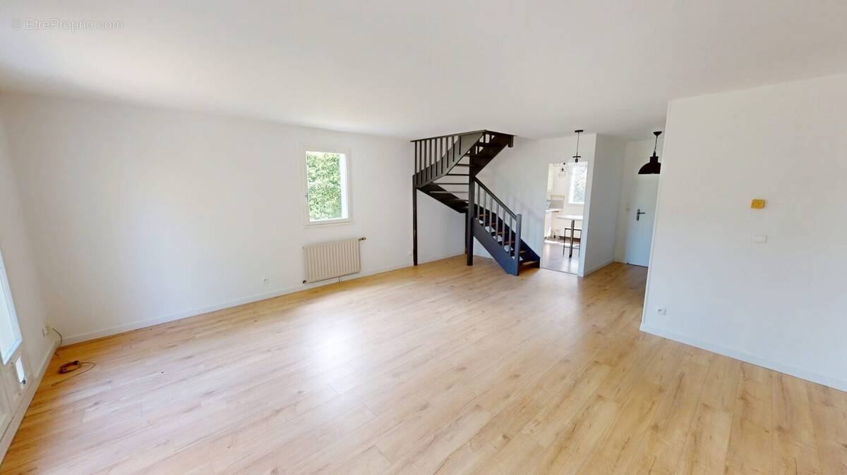 Maison 140 m² à Saran  - photo 4