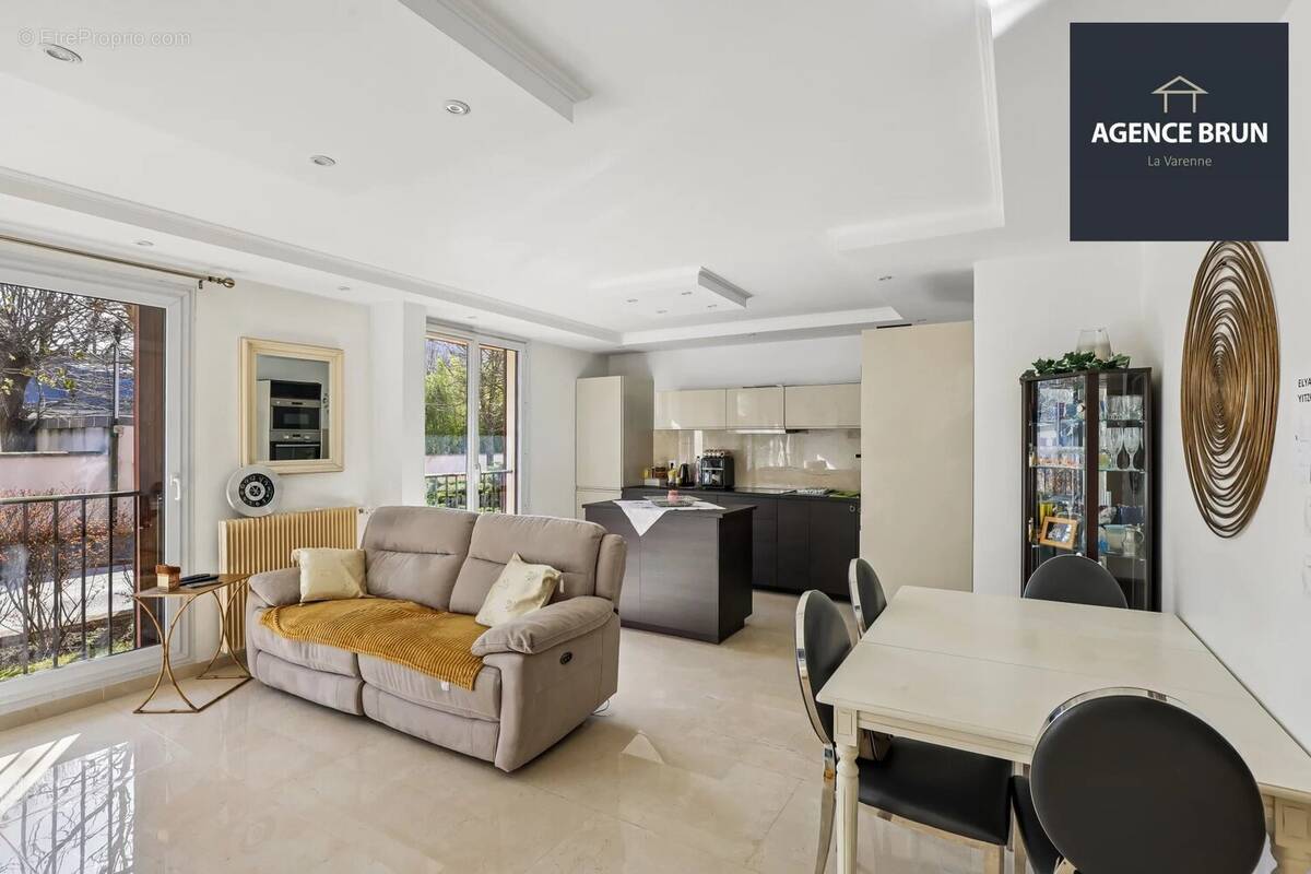 Appartement à SAINT-MAUR-DES-FOSSES