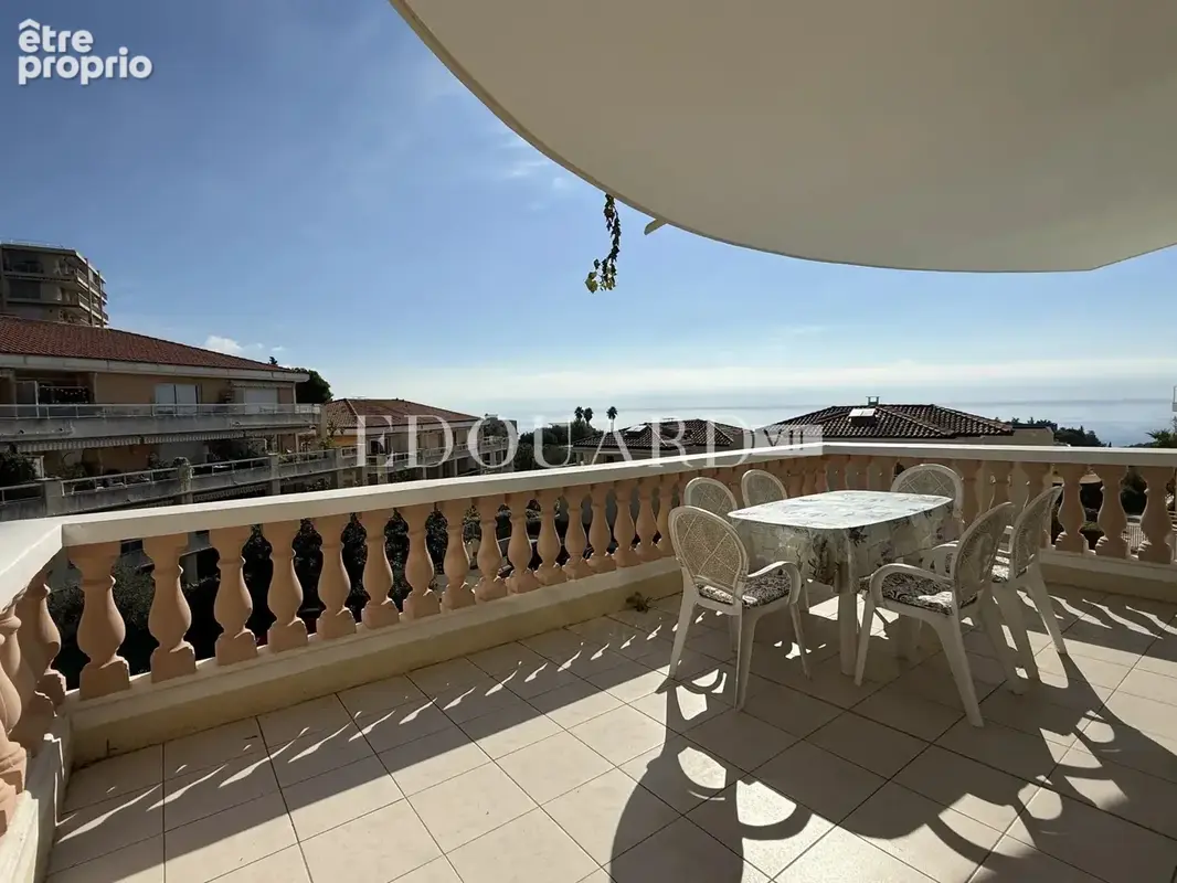 En exclusivité trois pièces avec terrasse, vue mer et garage, dans résidence de standing avec piscine - photo 12