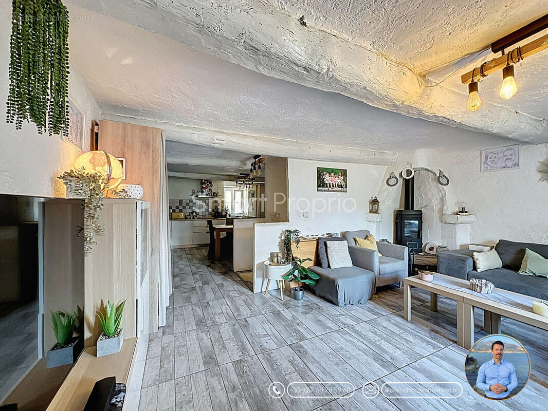 Appartement à CASTELLAR