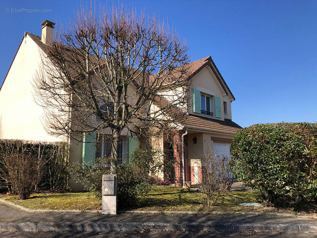 Maison à TOUSSUS-LE-NOBLE