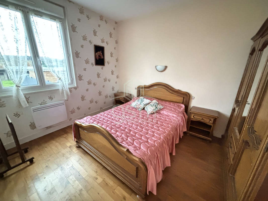 Maison à LA CELLE-SAINT-AVANT