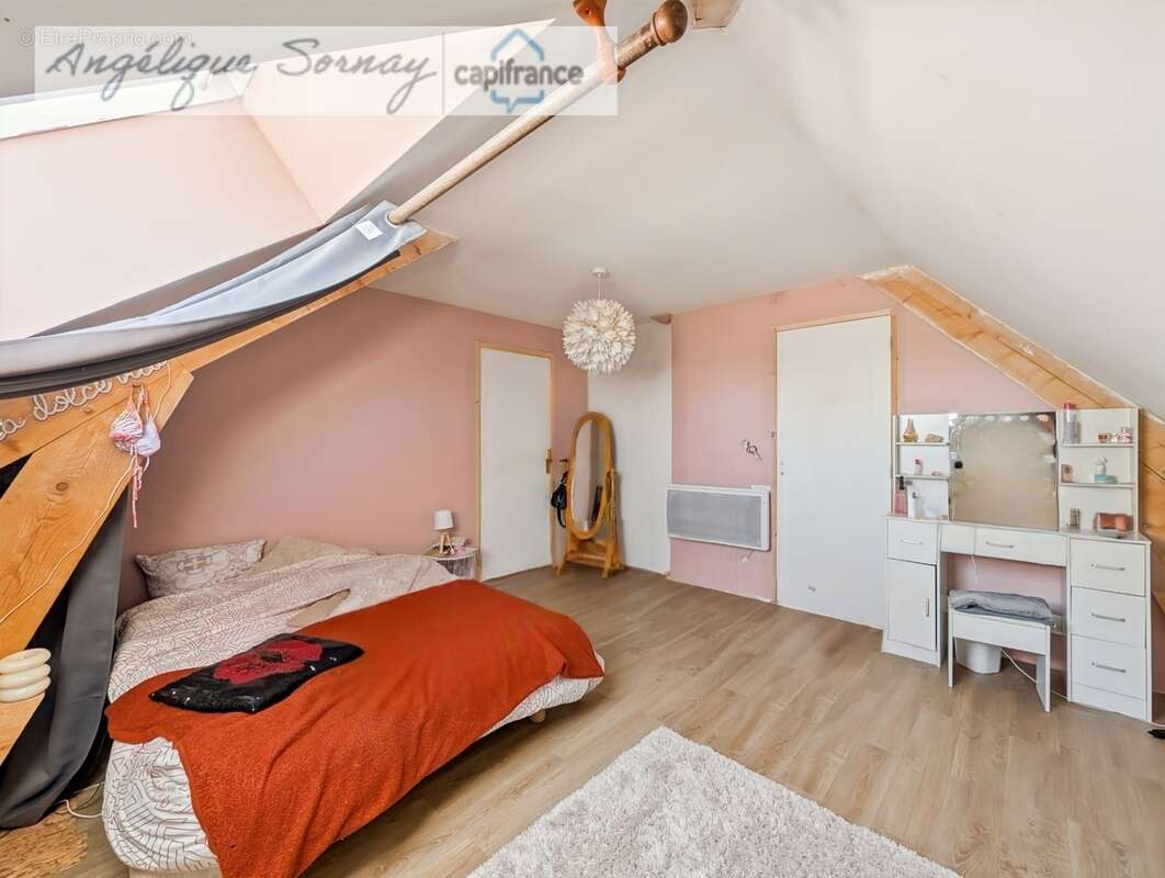 longère avec dépendances sur 3 115 m² – Francheville 39230 - photo 25