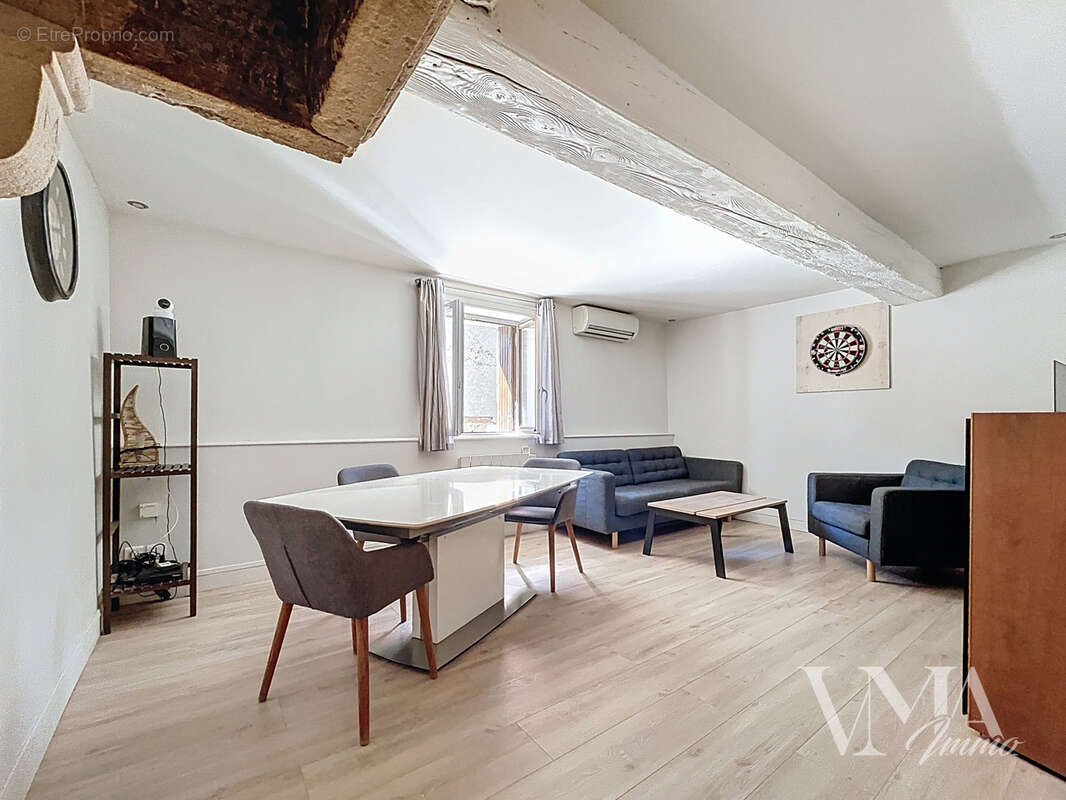 Appartement à SAINT-GENIS-LES-OLLIERES