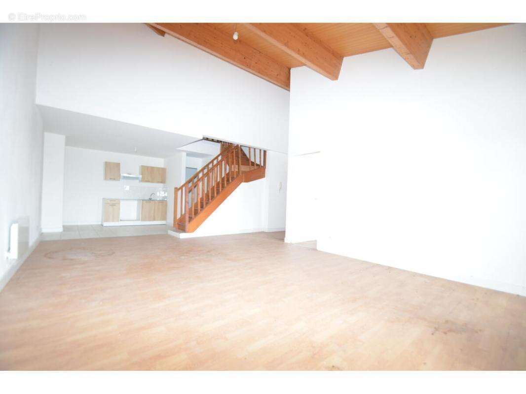 Appartement à COUTRAS