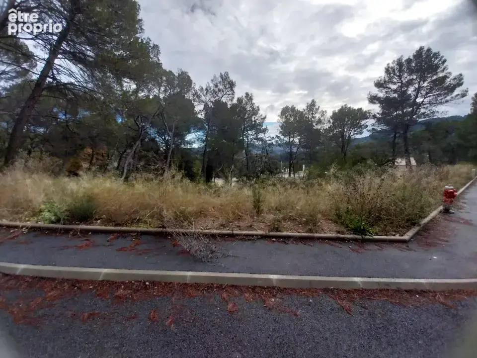 Photo Terrain à Salernes au prix de 97 000€
