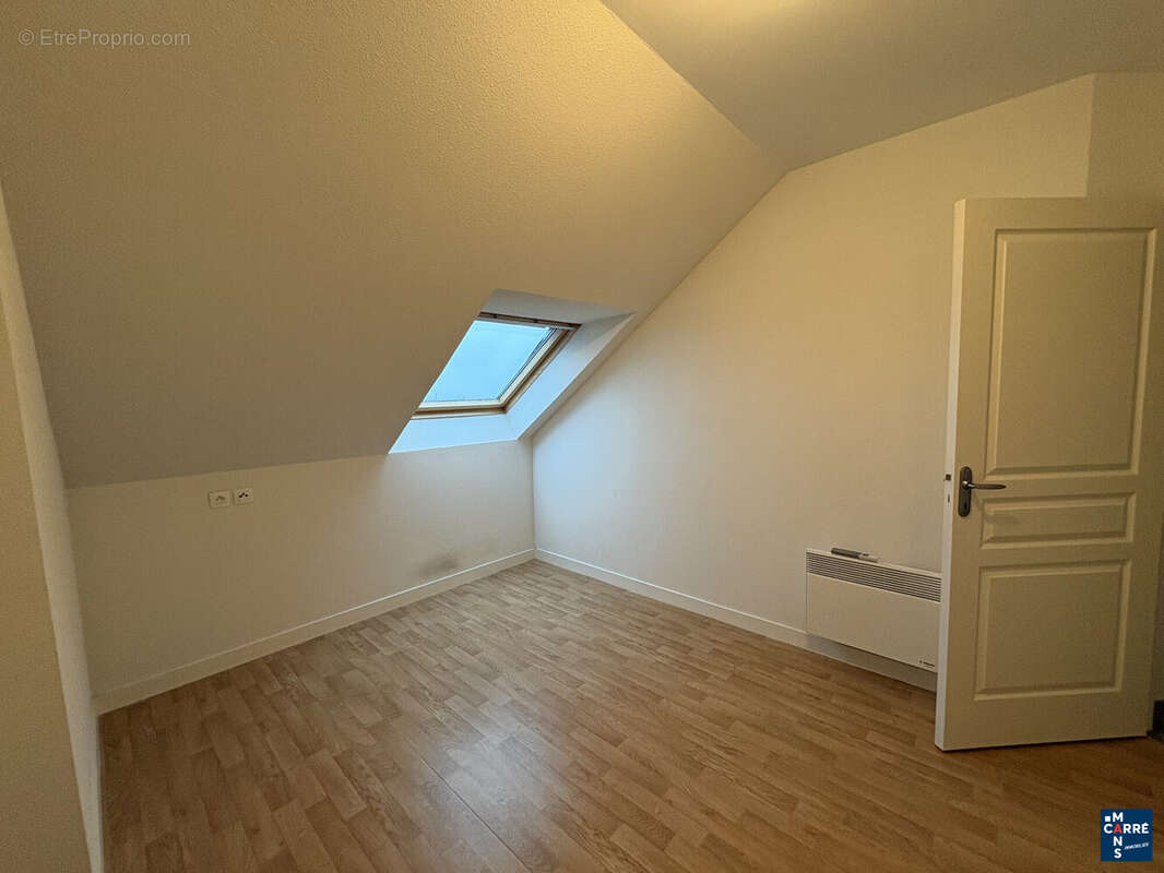 Appartement à COULAINES