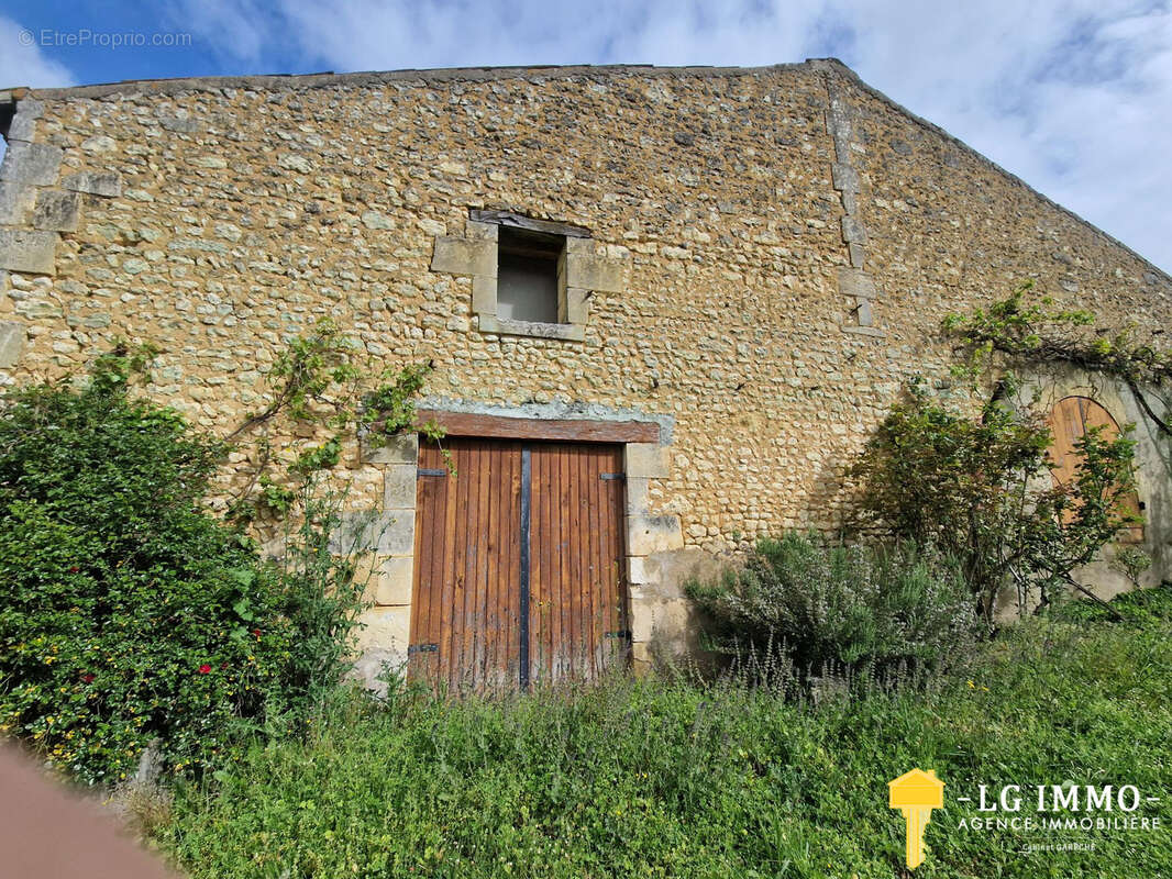 Maison à SAINT-MARTIAL-DE-MIRAMBEAU