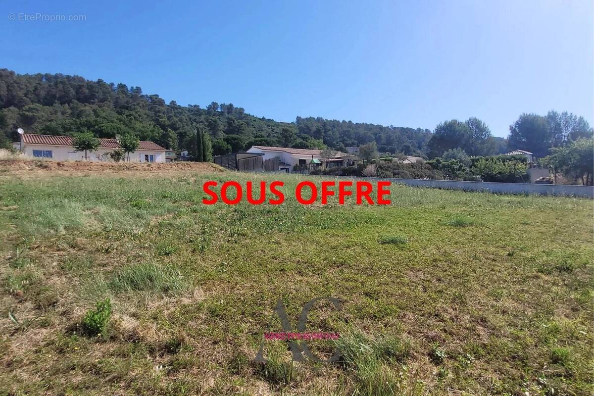Terrain à CAMPS-LA-SOURCE