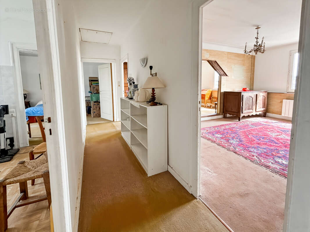 Appartement 76m2 - vue imprenanble port - centre-ville - photo 3