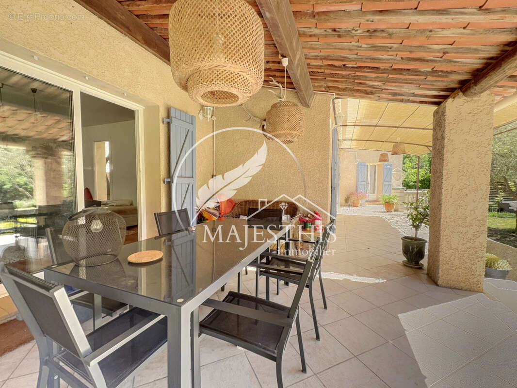 Maison à SOLLIES-TOUCAS