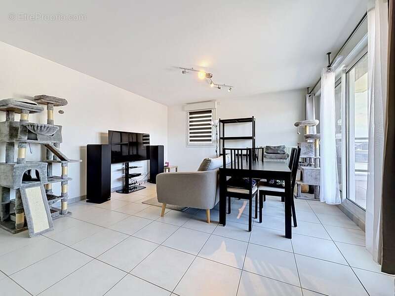 Appartement à VILLE-LA-GRAND
