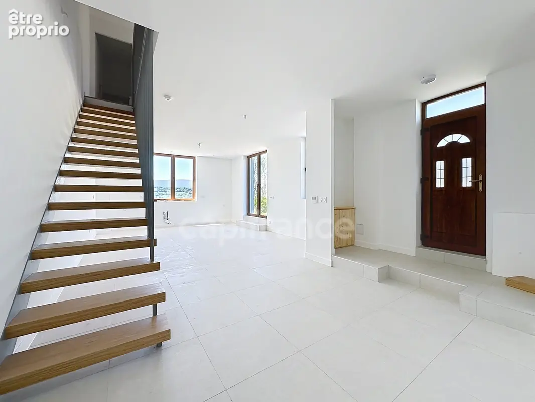 Maison mitoyenne triplex entièrement rénovée -  CERCIER (74) - photo 3