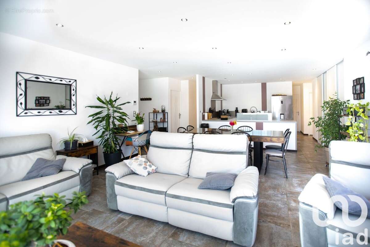 Maison 143 m² à Grillon  - photo 8