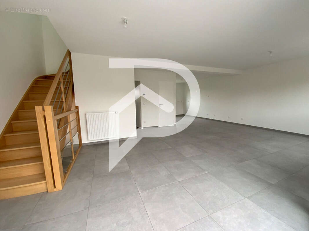 Maison à LES ESSARTS-LE-ROI