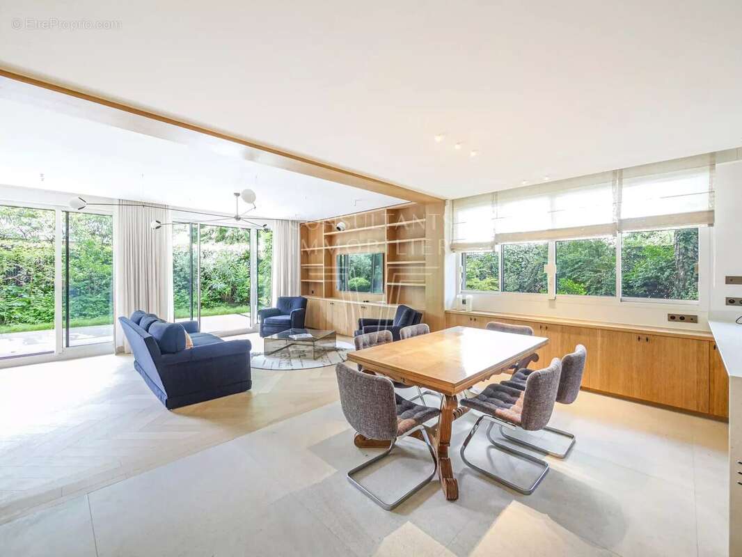 Appartement à NEUILLY-SUR-SEINE