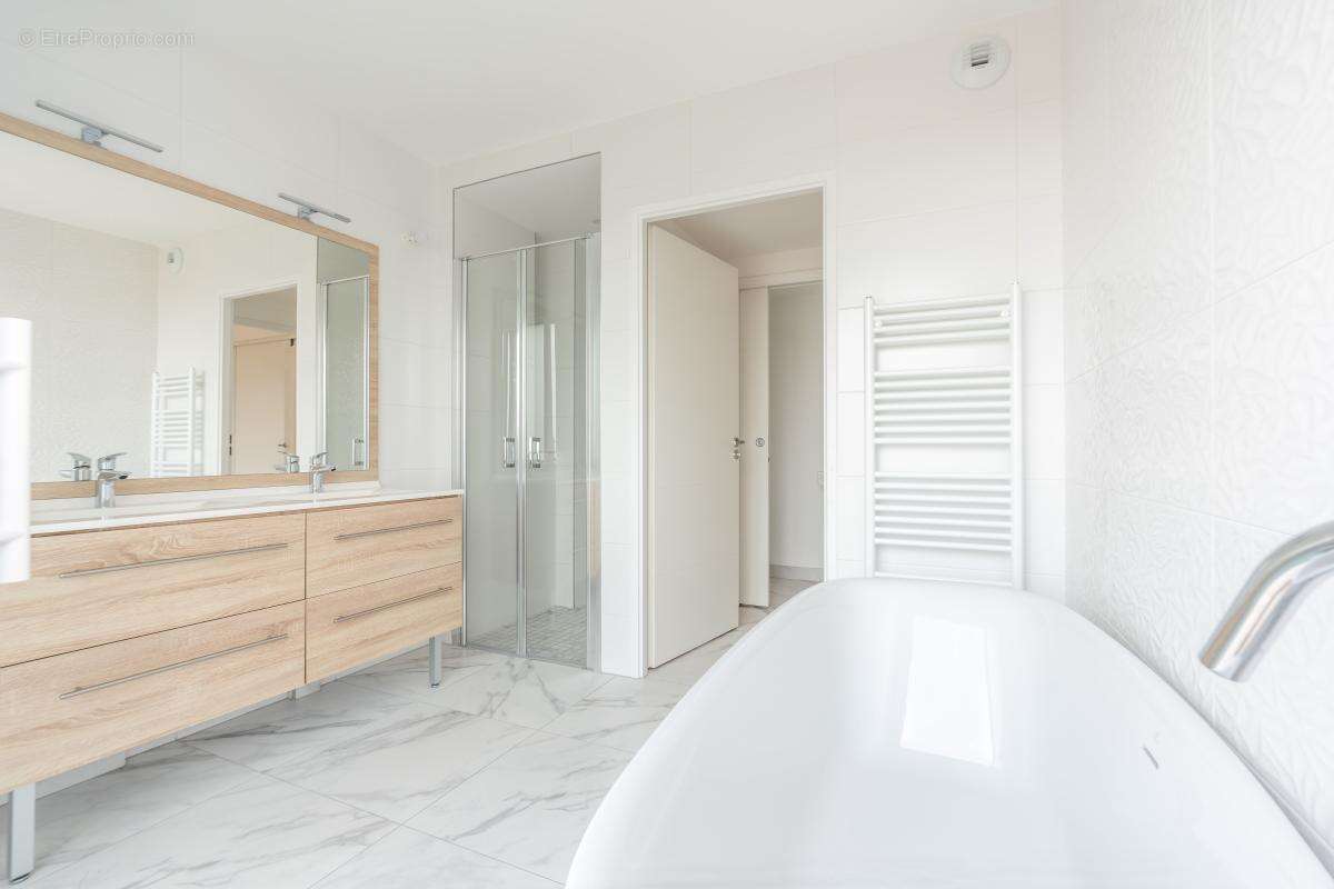 Appartement à SAINT-MAUR-DES-FOSSES