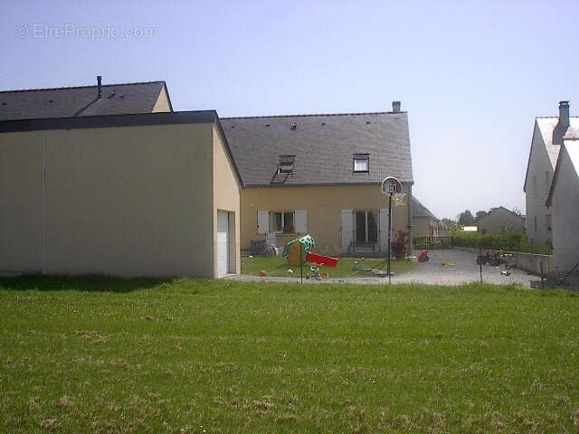 Maison à SAINT-BARTHELEMY-D'ANJOU