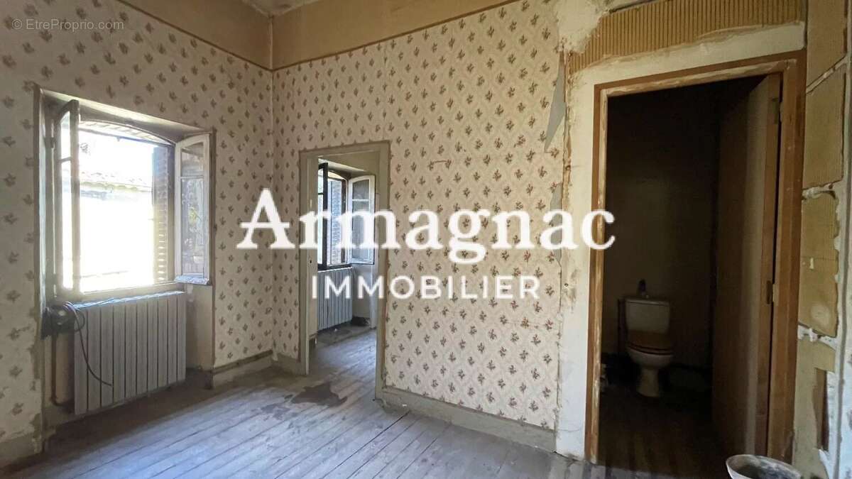 Maison à VIC-FEZENSAC