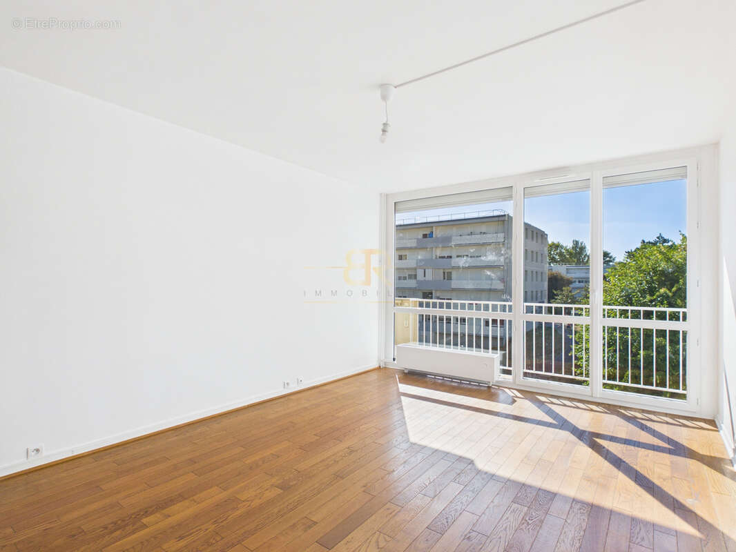Balcon / rénové / rer a & ligne l / lumineux / jardin - photo 2