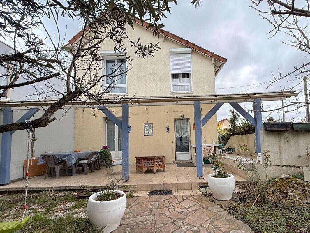 Maison à RIS-ORANGIS