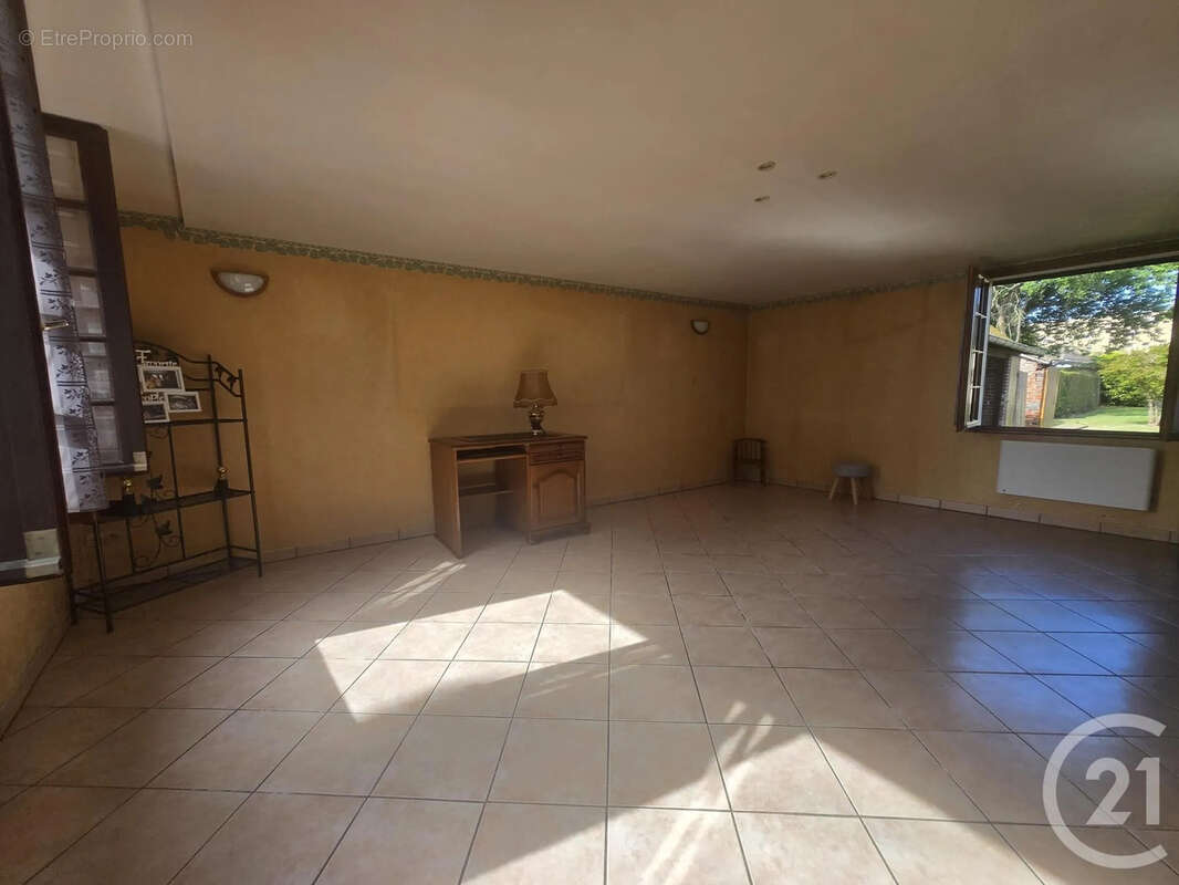 Maison 94 m² à La Neuve-Lyre  - photo 3