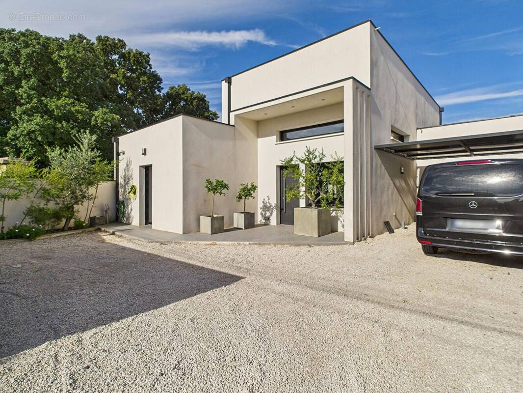 Maison à VILLENEUVE-LES-AVIGNON