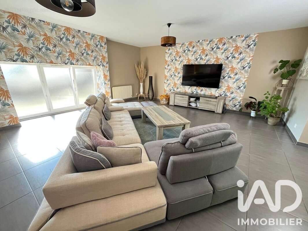 Maison 189 m² à Miniac-Morvan  - photo 7