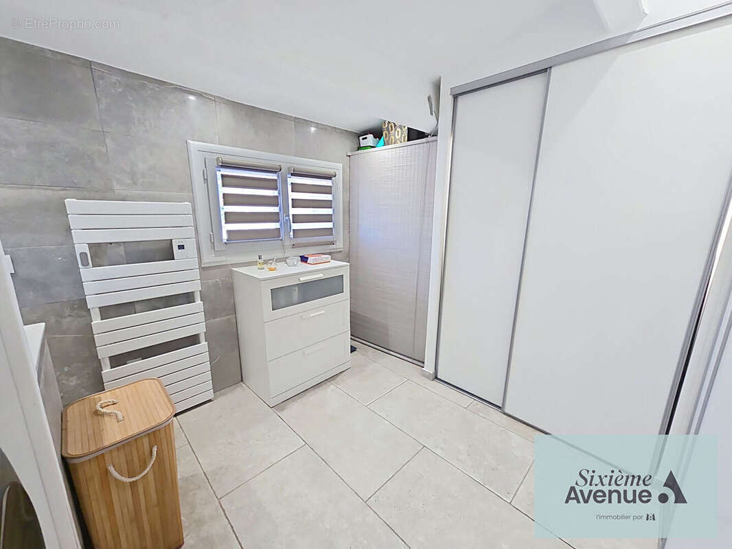 Appartement à SIX-FOURS-LES-PLAGES