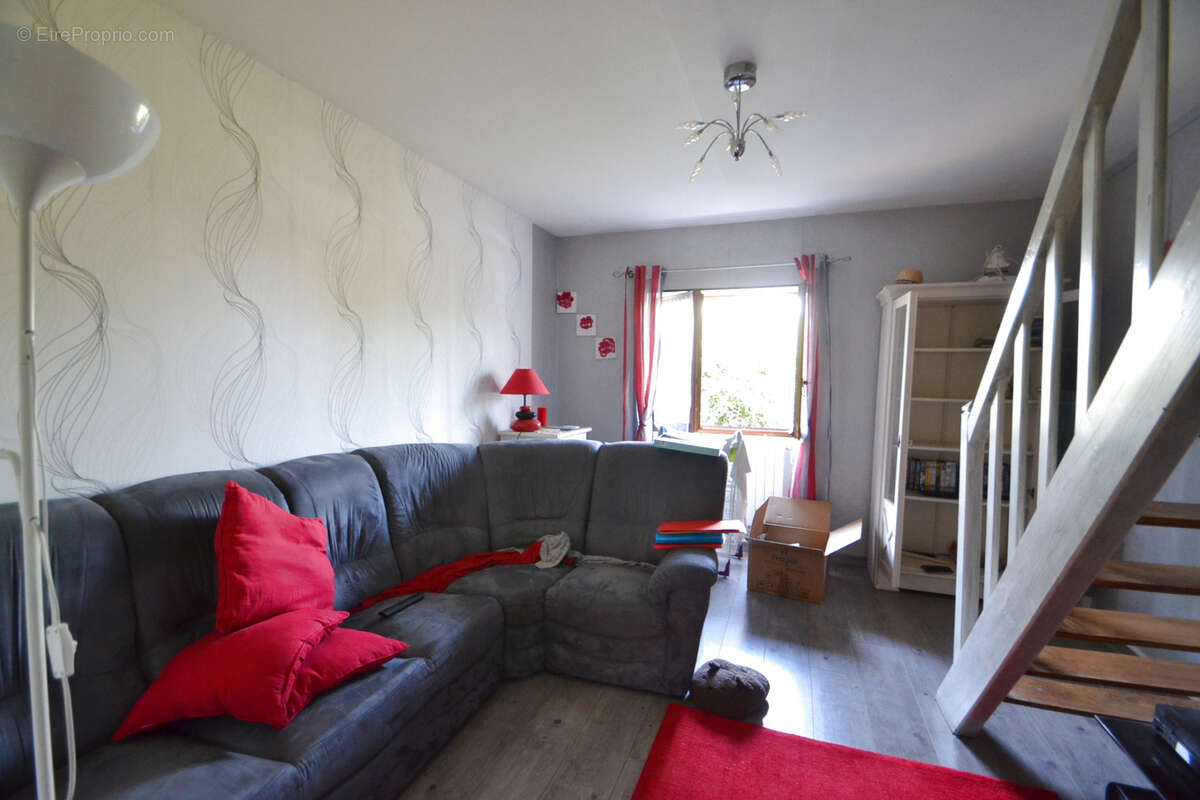 A 8 Kms de MONTMARAULT, maison de 104 m2 avec jardin - photo 5