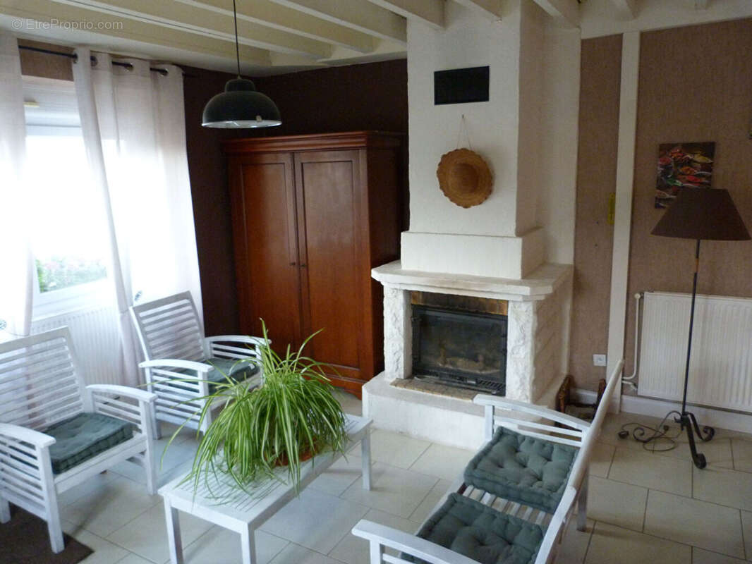 Maison à MONTIGNE-LE-BRILLANT