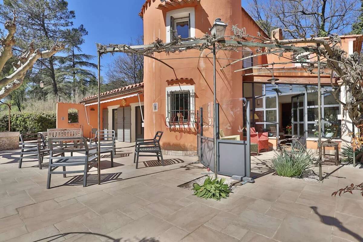 Maison à LE THOLONET