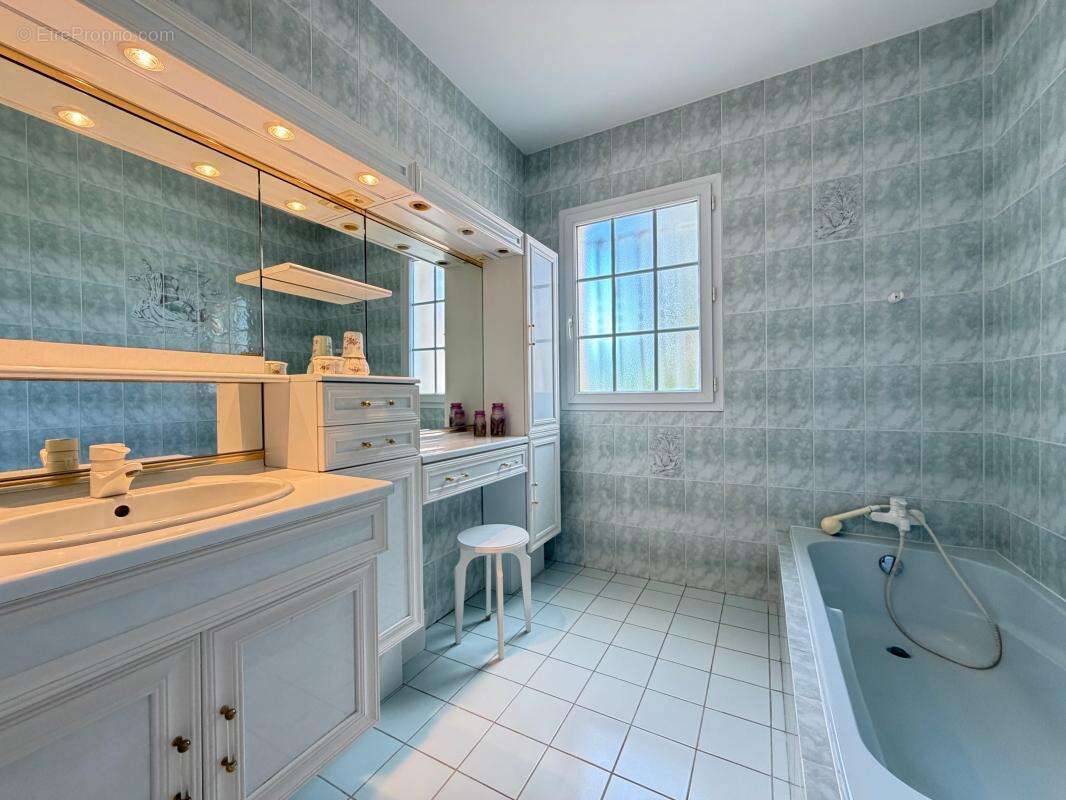 Superbe MAISON au calme, à 450 m Plage et Commerces du Centre Ville - photo 19