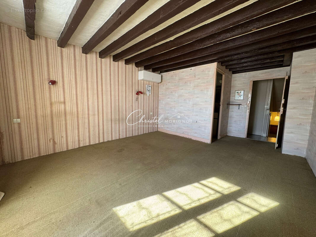 Maison de 140m2 + un atelier, dépendances et studio - photo 7