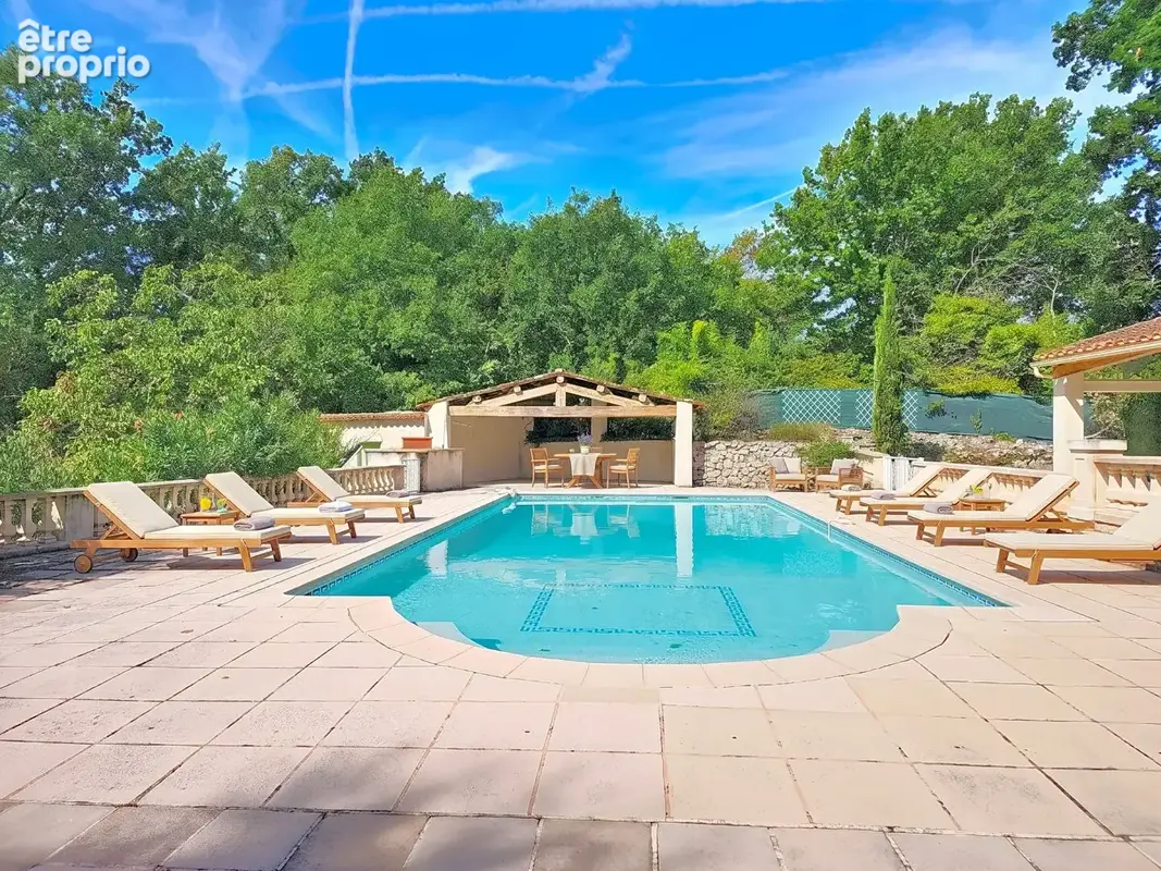 Callian - villa familiale spacieuse -calme absolu -piscine chauffée - grand terrain - photo 11