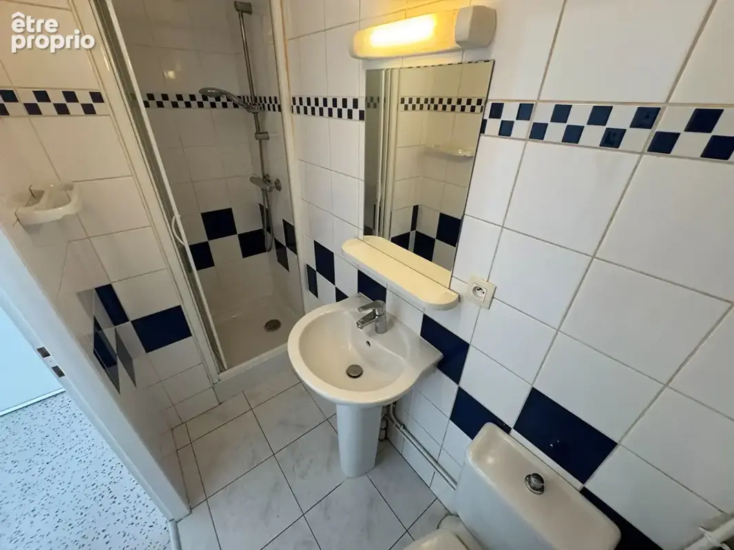Centre-Ville à 20m des Thermes - Studio 18m² en bon état - photo 5