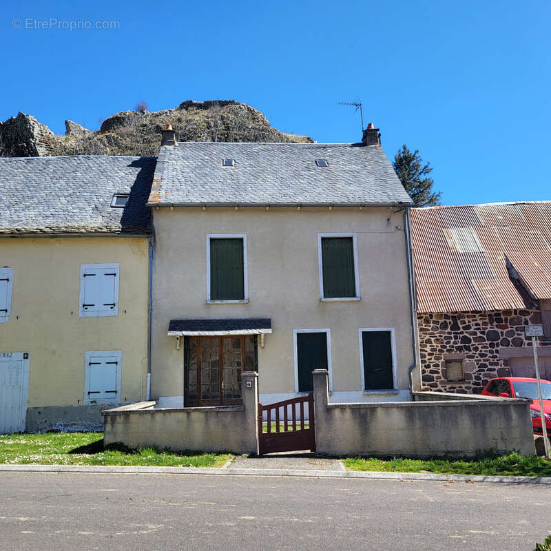 Maison à APCHON