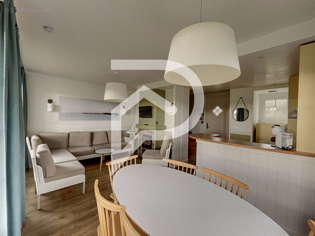 Maison à CHAMOUILLE