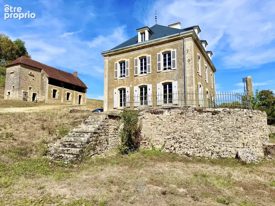 Propriété rare avec maison de maître, corps de fermé loué, tourelle et de nombreuses dépendances - photo 33