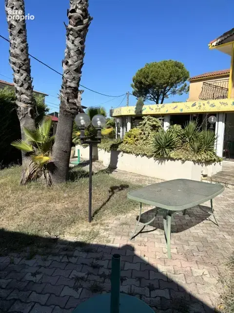 Murs d'un local commercial de 350M2 avec une maison T5 à Marignane. - photo 2