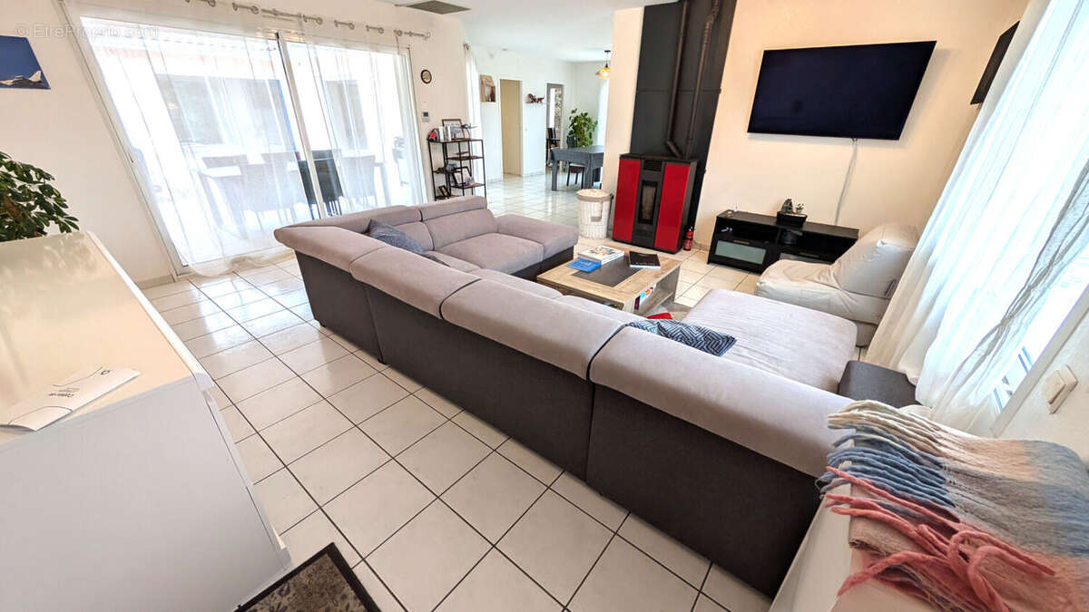 Maison à SAINT-PIERRE-DU-MONT