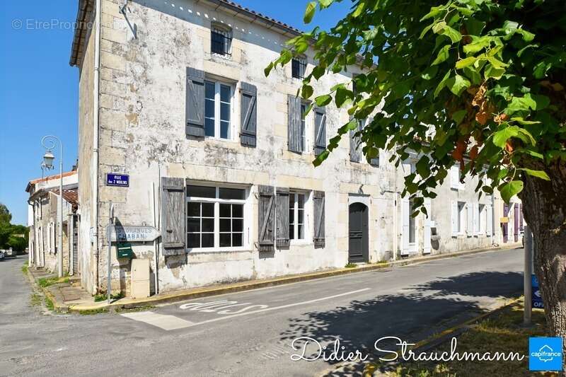 Maison à AIGREFEUILLE-D'AUNIS