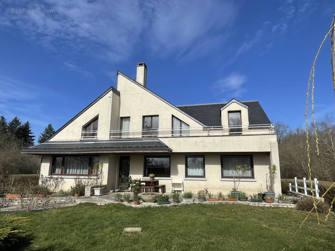 Maison à MOUSSEAUX-SUR-SEINE