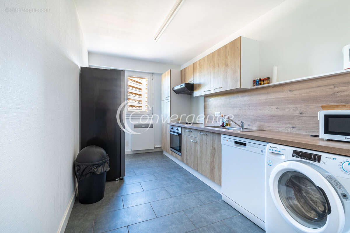 Appartement 3 chambres, terrasse et balcon - photo 3