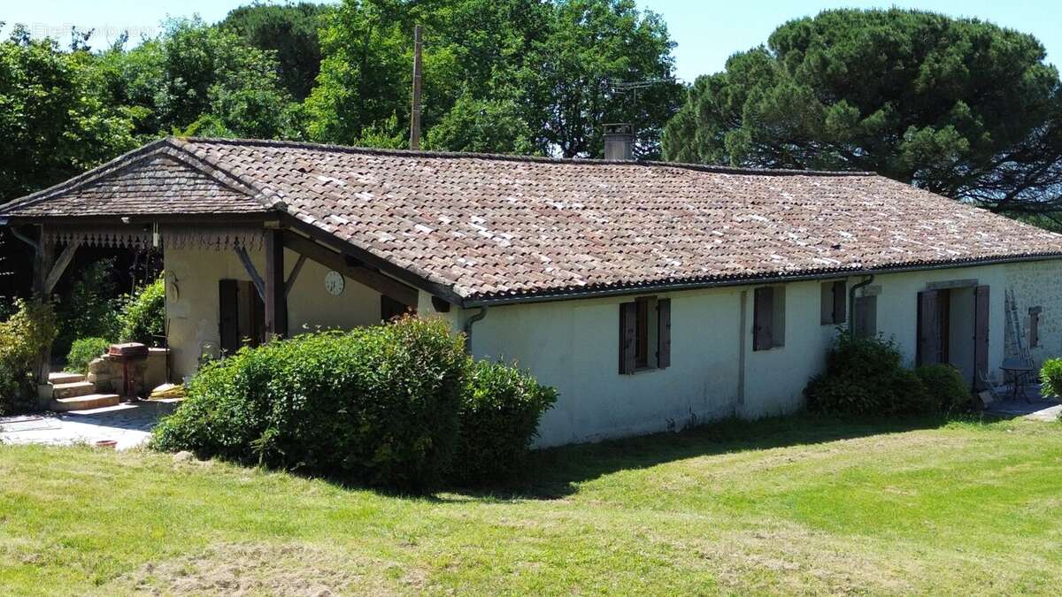 Maison à TOMBEBOEUF