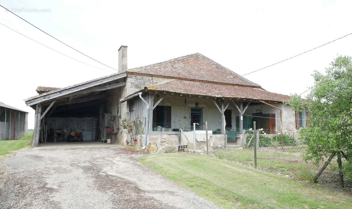 Propriété composée de plusieurs maisons - photo 11
